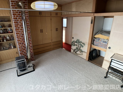 【和室】 | 春採7丁目260番74売家 | 収納たっぷりの2階和室、荷物が多くても大丈夫です