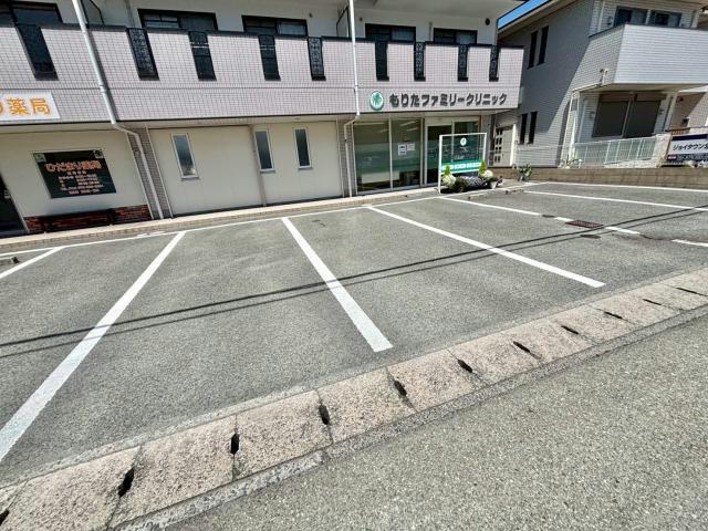 ジョイタウン北条の駐車場