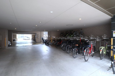 【駐車場】 | Gramercy Shirakawa Koen | 車をお持ちの方に嬉しい駐車場付きの物件です
