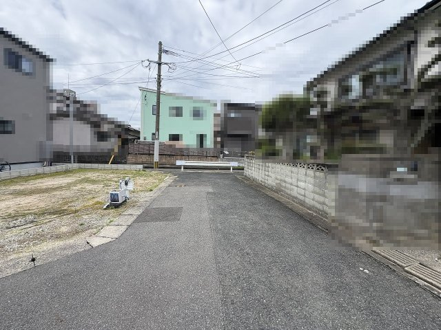 【その他】 | 福岡市早良区原1丁目1期　1号棟（全1棟）【仲介手数料無料・0円】 | 現地写真。前面道路です。