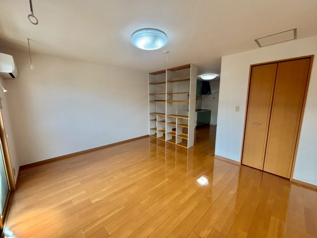 ドミール・Kの洋室