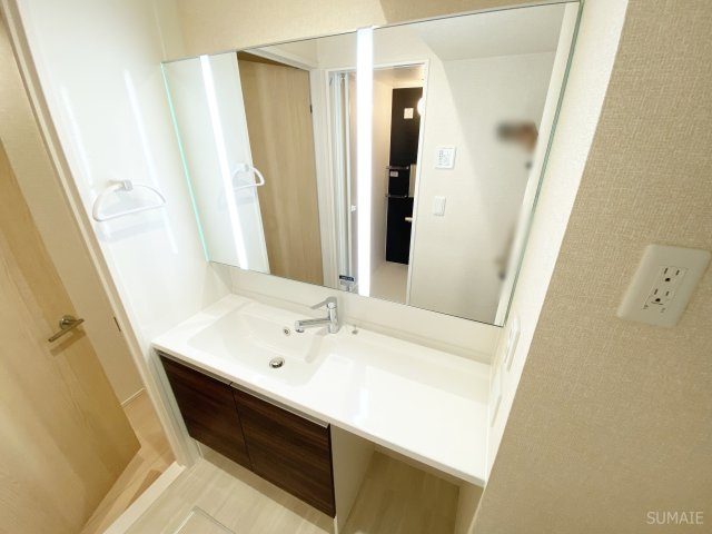 Ｎｏｂｌｅ ｒａｆｆｉｎｅｒ上小町の洗面所|大きな鏡の洗面台！
