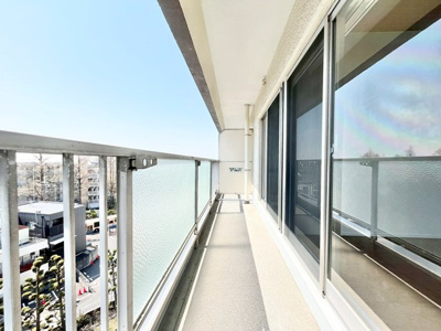 【バルコニー】 | カネボウ三ツ池台マンション | 物件購入の段取りを知りたいお客様には、「ご検討からご契約までの一連の流れ」をご説明させて頂きます。初めて物件購入を検討された方は、ぜひご参考になさって下さい。