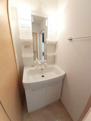 ヴィラ　ソレイユの洗面所|脱衣スペースもあります