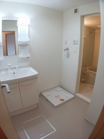 桜　Ａ・Ｈ　千代田　Ｃの洗面所|明るい洗面所です