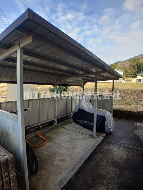 コーポ篠山のその他共用部分|屋根付きの駐輪場は無料で使用可能です★