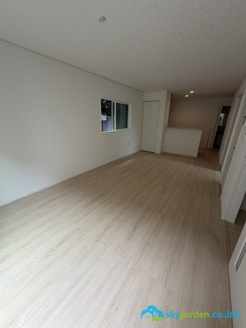 秦野市堀西第24　新築戸建　全2棟2号棟の居間・リビング
