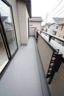 【バルコニー】 | 【仲介手数料無料！！】府中市分梅町5丁目　新築戸建て（全1棟）1号棟　6690万円 | ワイドバルコニー