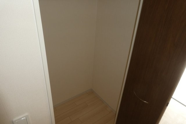 i:naテラス　ミズホの収納|玄関横収納
