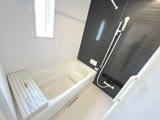 【内装】 | 福岡市東区舞松原3丁目第3　1号棟（全1棟）【仲介手数料無料・0円】 | 施工例。浴室です。施工例は完成時と異なる場合があります。