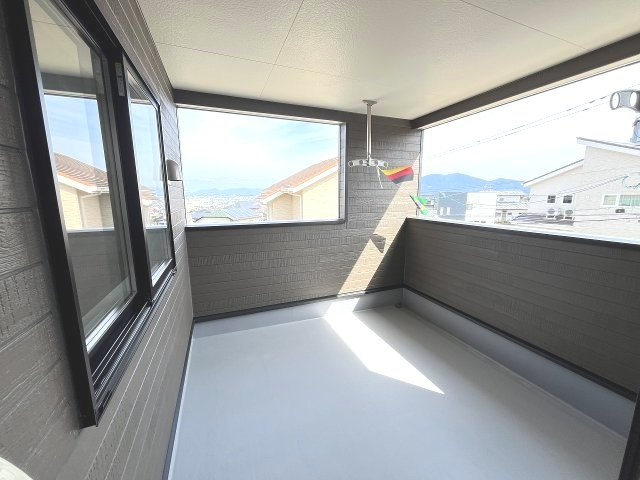 【バルコニー】 | 福岡市東区舞松原3丁目第3　1号棟（全1棟）【仲介手数料無料・0円】 | 施工例。施工例は完成時と異なる場合があります。