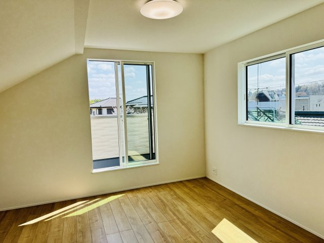 八王子市　川口町　新築一戸建て　２４ー６期の寝室|～2階8.5帖の主寝室　ベッドなど大型家具のレイアウトも楽しめる広さです～
