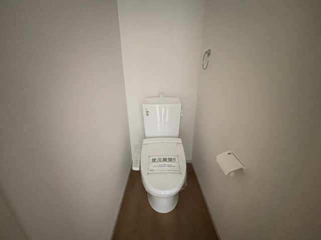 Re・Terrechez千種区東千種台3期｜名古屋市の戸建ならホームアップのトイレ|2か所にトイレを完備。混み合う朝や来客時も安心の設計！