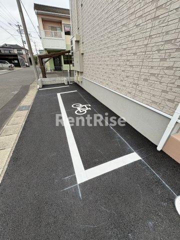 リーブルファイン本神戸の駐車場