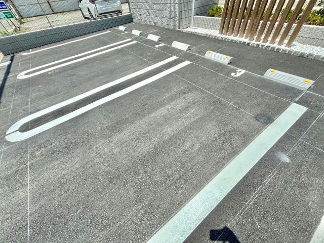 プラスエス英賀清水の駐車場