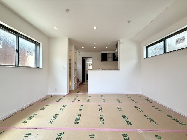 練馬区旭町3丁目　駅近×車庫付　快適コンパクト住宅　限定1棟の居間・リビング