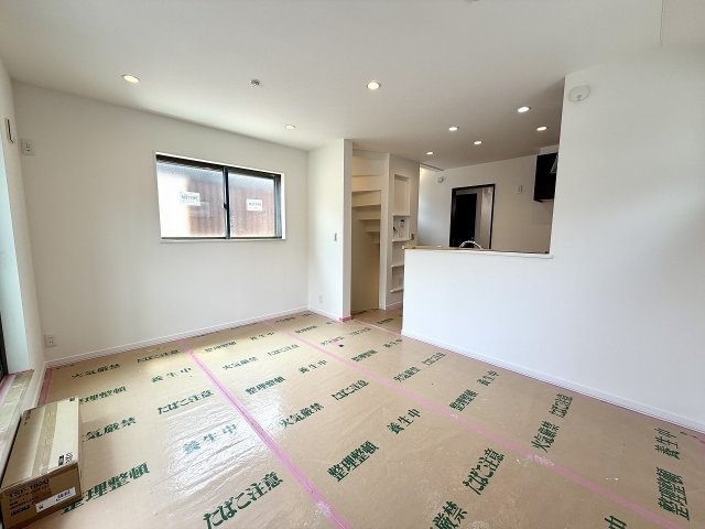 練馬区旭町3丁目　駅近×車庫付　快適コンパクト住宅　限定1棟の居間・リビング