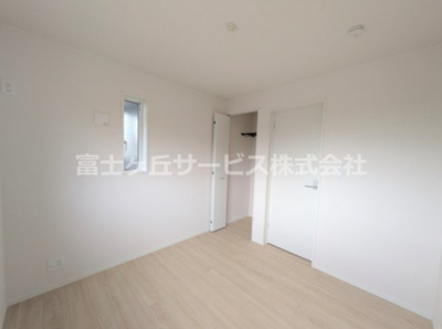 【洋室】 | 富士宮市宮原 25期 新築一戸建て | 4.5帖の洋室です