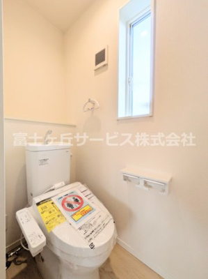 【トイレ】 | 富士宮市宮原 25期 新築一戸建て | ２階のトイレです