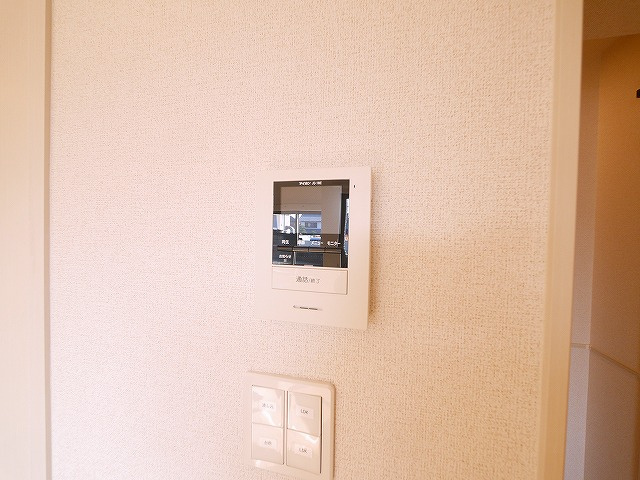 ベル・メゾンのセキュリティ|モニター付きインターホンです