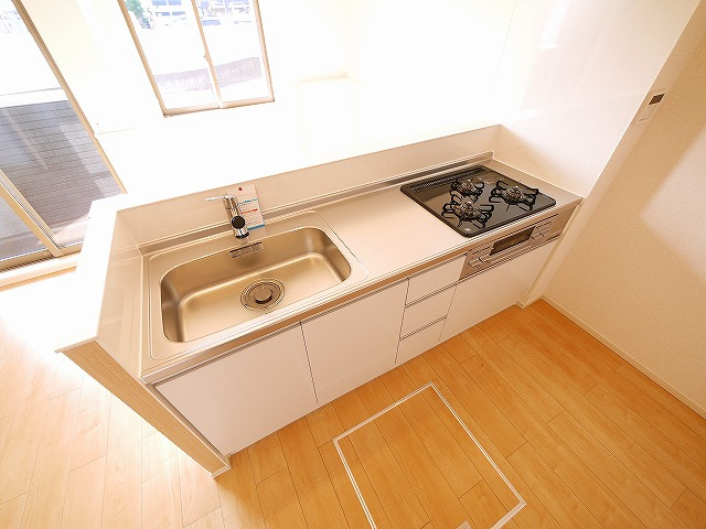 ベル・メゾンのキッチン|コンパクトなキッチンで掃除もラクラク