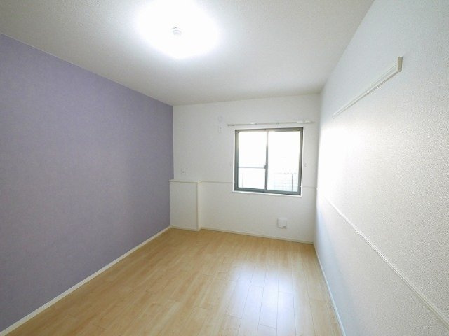 ベル・メゾンの洋室|使い勝手のいい寝室です