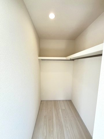 【収納】 | 福岡市早良区干隈4丁目　1号棟（全3棟）【仲介手数料無料・0円】 | 現地写真。ウォークインクローゼットです。