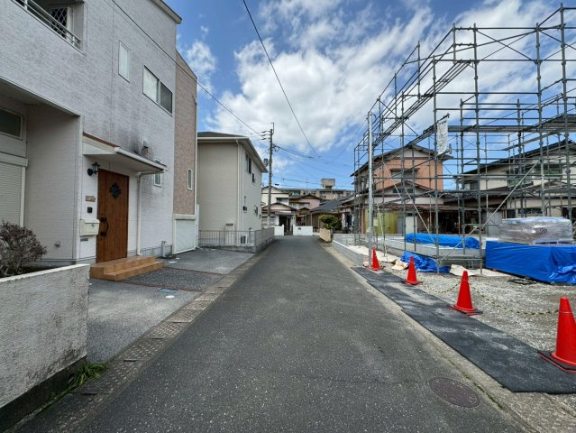 【前面道路含む現地写真】の画像