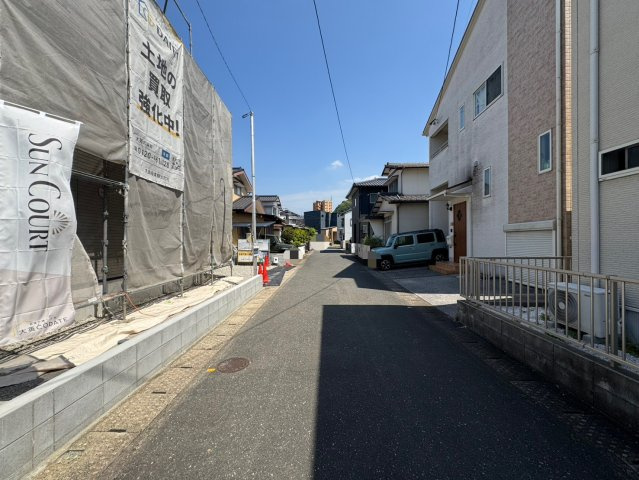 SUN COURTーサンコート－小倉南区南方5丁目【小倉南区　新築戸建て】の前面道路含む現地写真|現地撮影　2026,5,30　SUN COURTーサンコート－小倉南区南方5丁目【小倉南区　新築戸建て】