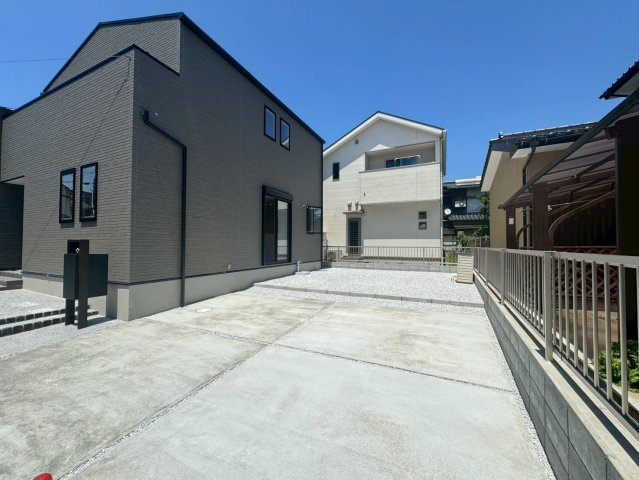 SUN COURTーサンコート－小倉南区南方5丁目【小倉南区　新築戸建て】の駐車場|お庭スペースも広々♪　【小倉南区　新築戸建て】