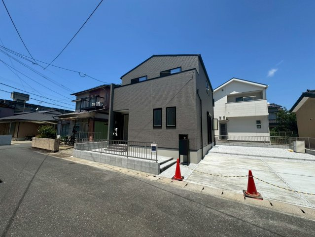 【前面道路含む現地写真】の画像