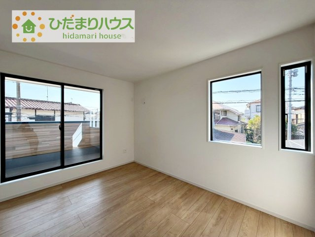 【寝室】 | 我孫子市並木14期　新築戸建　1号棟 | バルコニーに面していて、たっぷり光りの入る明るい主寝室です！