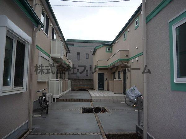 武蔵野市吉祥寺東町１丁目のアパートのロビー