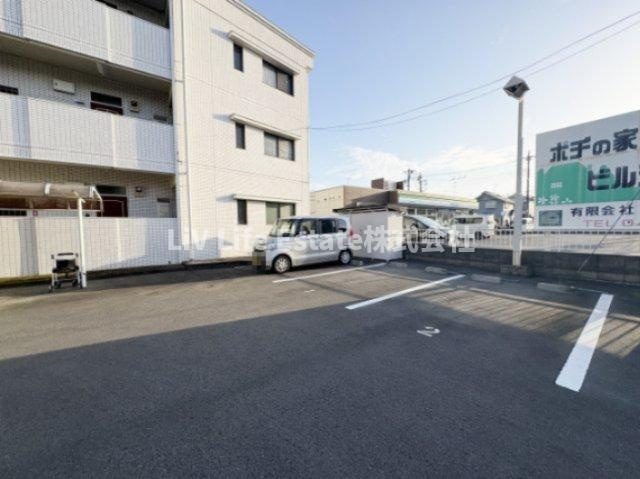 ハイツノザワの駐車場
