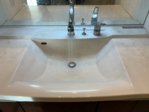 レクセルマンション宇都宮の洗面所|3面鏡付洗面台　※2025年12月撮影