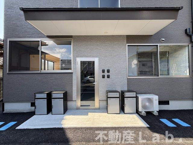 Route3のエントランス