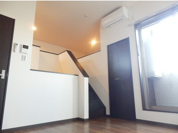 Ｃｒｅｏ庄内通七番館の居間・リビング