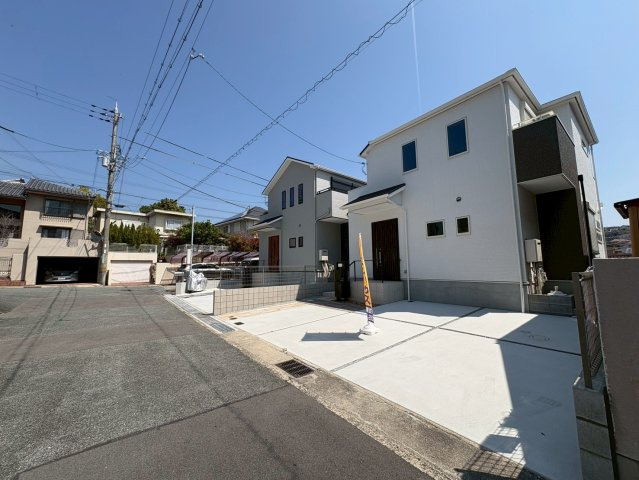 垂水区つつじヶ丘６丁目　新築戸建ての前面道路含む現地写真|前面道路含む現地写真です