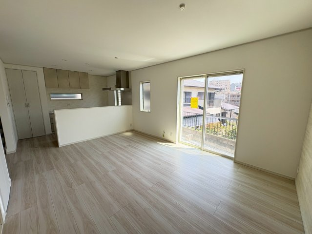 垂水区つつじヶ丘６丁目　新築戸建ての居間・リビング|おしゃれなリビングです