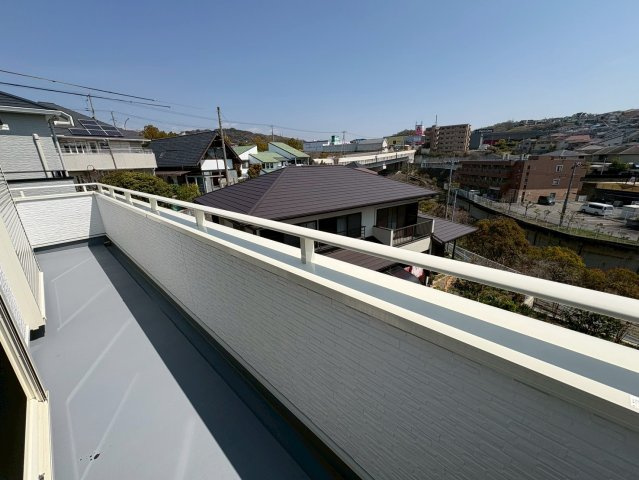 垂水区つつじヶ丘６丁目　新築戸建てのバルコニー|バルコニー付きです
