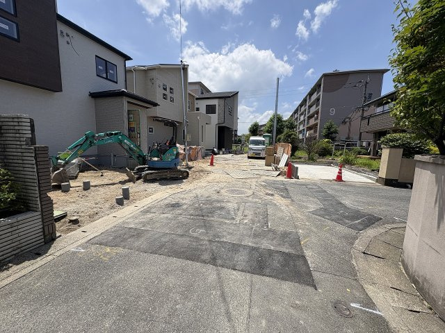 【その他】 | 福岡市早良区干隈4丁目　3号棟（全3棟）【仲介手数料無料・0円】 | 現地写真。前面道路です。