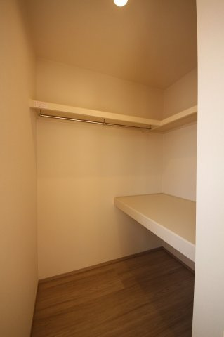 鹿沼市千渡建売の収納|〇ウォークインクロゼット〇
2Fホールのウォークインクロゼットです。