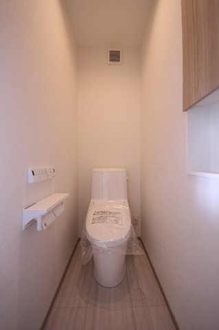 鹿沼市千渡建売のトイレ|〇トイレ〇
各階にトイレがございます。