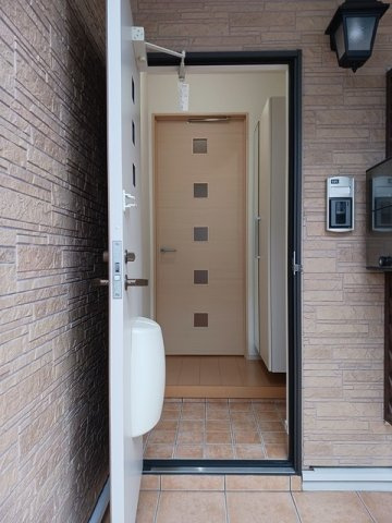 フラーヴの玄関