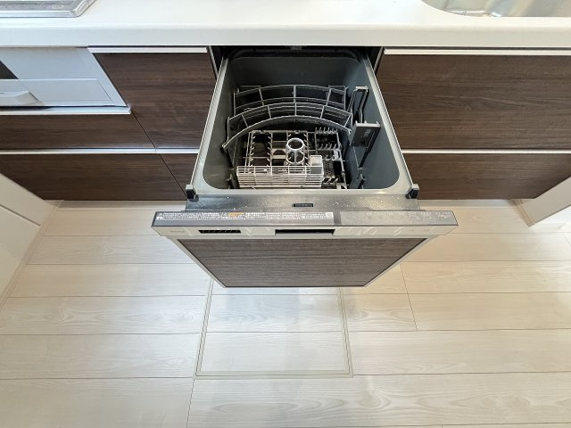 【キッチン】 | 福岡市早良区干隈4丁目　2号棟（全3棟）【仲介手数料無料・0円】 | 施工例。施工例は完成時と異なる場合があります。