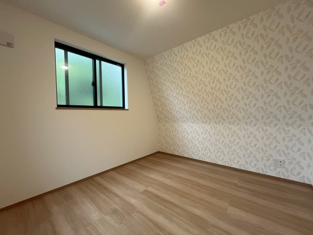 戸建 北区西が丘２丁目の洋室|2026.04.09撮影

現地ご見学希望・資料請求などお気軽にお問い合わせ下さい！
03-5990-5201