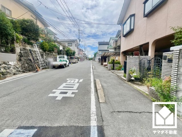 宇治市広野町寺山　2期　1号地の前面道路含む現地写真
