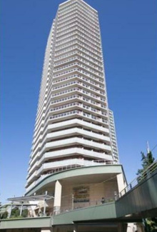 【外観】 | 鉄骨鉄筋コンクリート造のがっちりとした建物。
