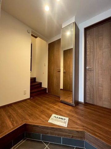 戸建 北区西が丘２丁目の玄関|現地写真