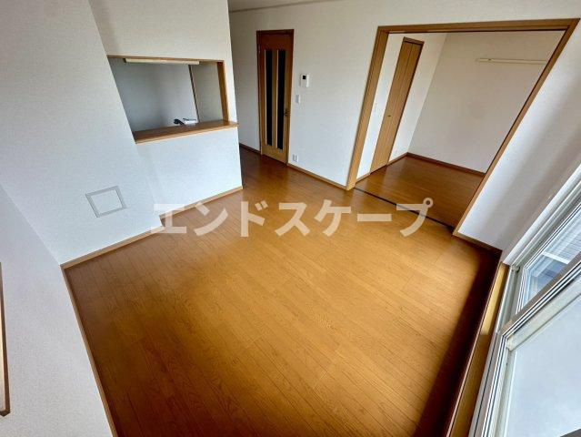 プリート・コルソＢの居間・リビング|高崎、前橋のお部屋探しはエンドスケープまで！お客様の理想お聞かせ下さい♪